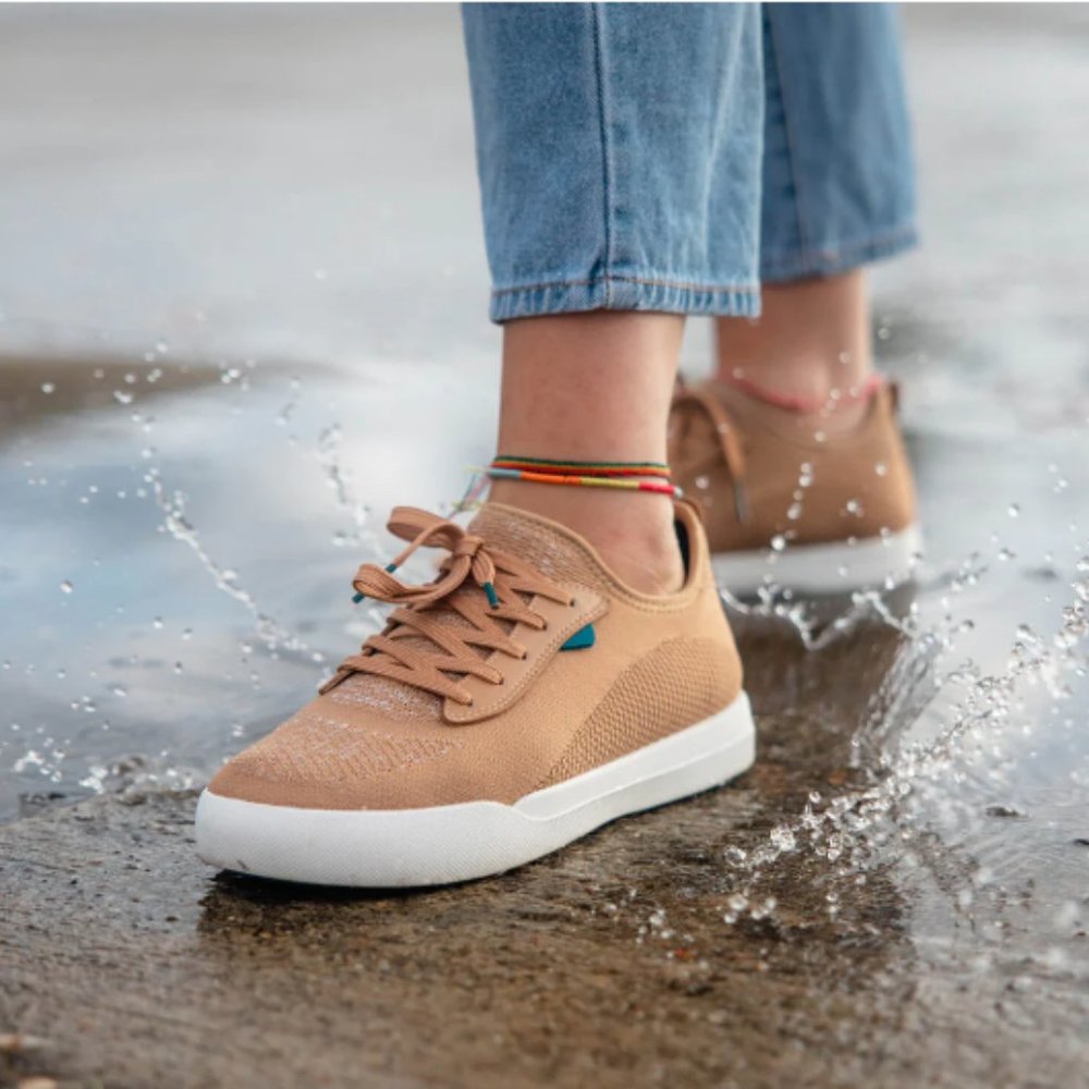 Vessi Lightweight Waterproof Weekend Sneakers Size M8 W9